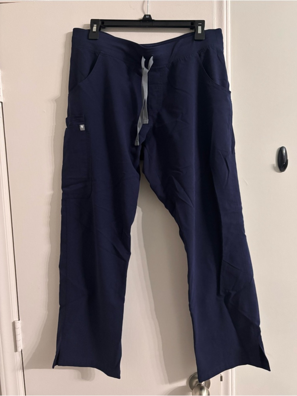 FIGS Women's Kade Cargo Scrub Pants